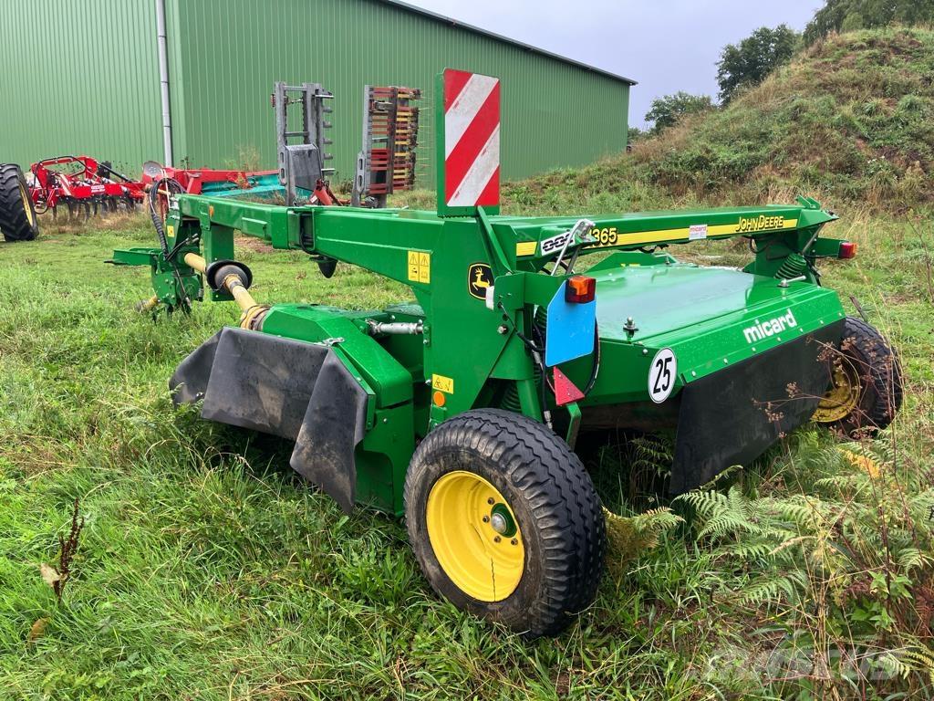 John Deere 1365 Pyörillä varustetut leikkurit
