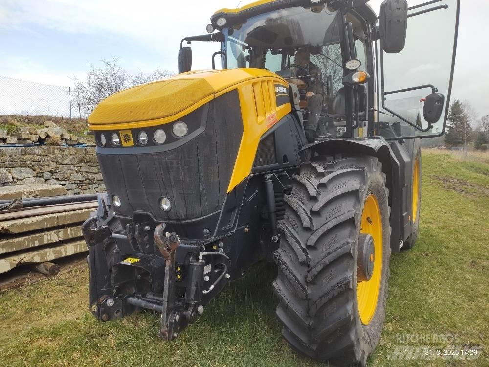 JCB Fastrac 8330 Traktorit