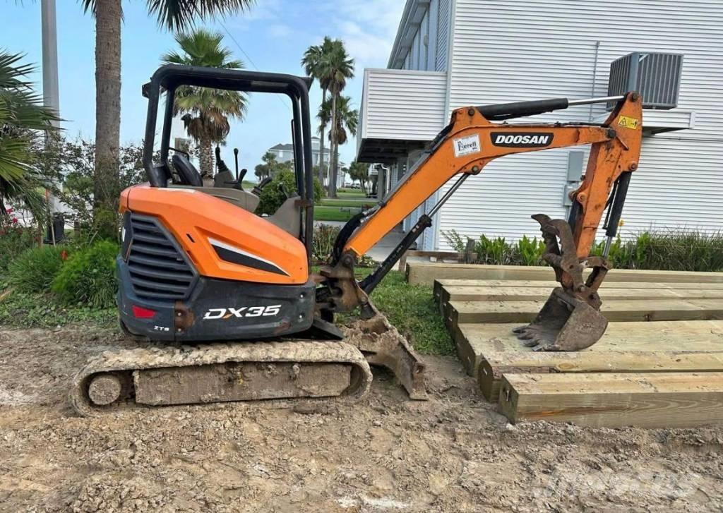 Doosan DX 35 Minikaivukoneet < 7t
