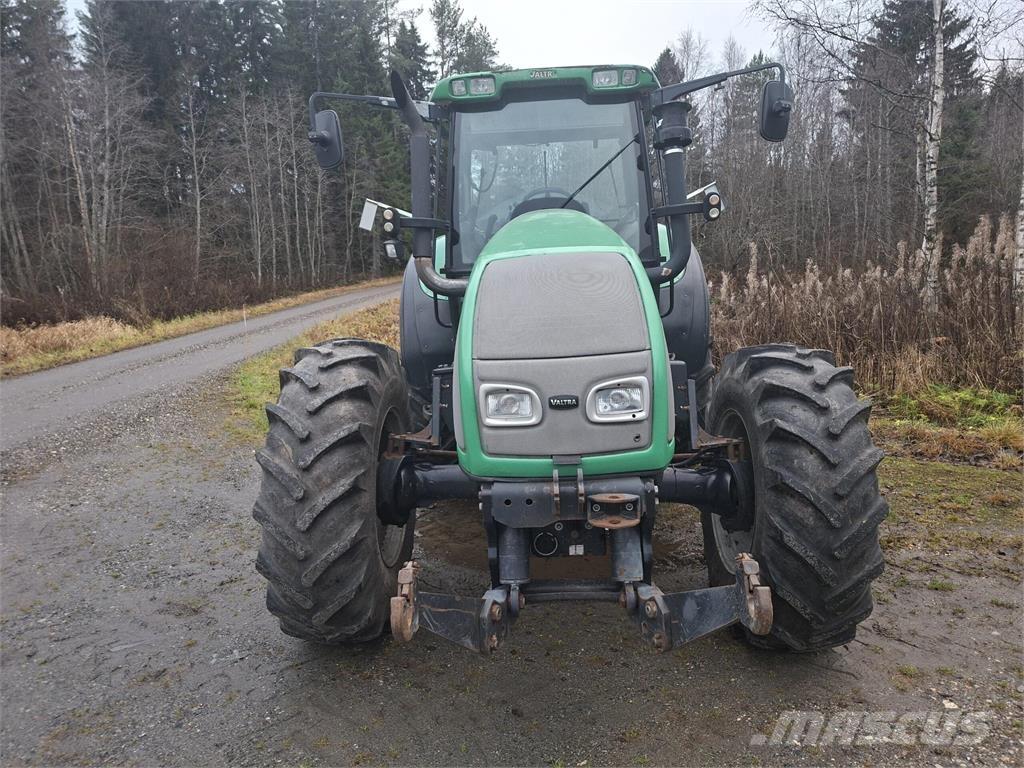 Valtra T190 7.4 Traktorit
