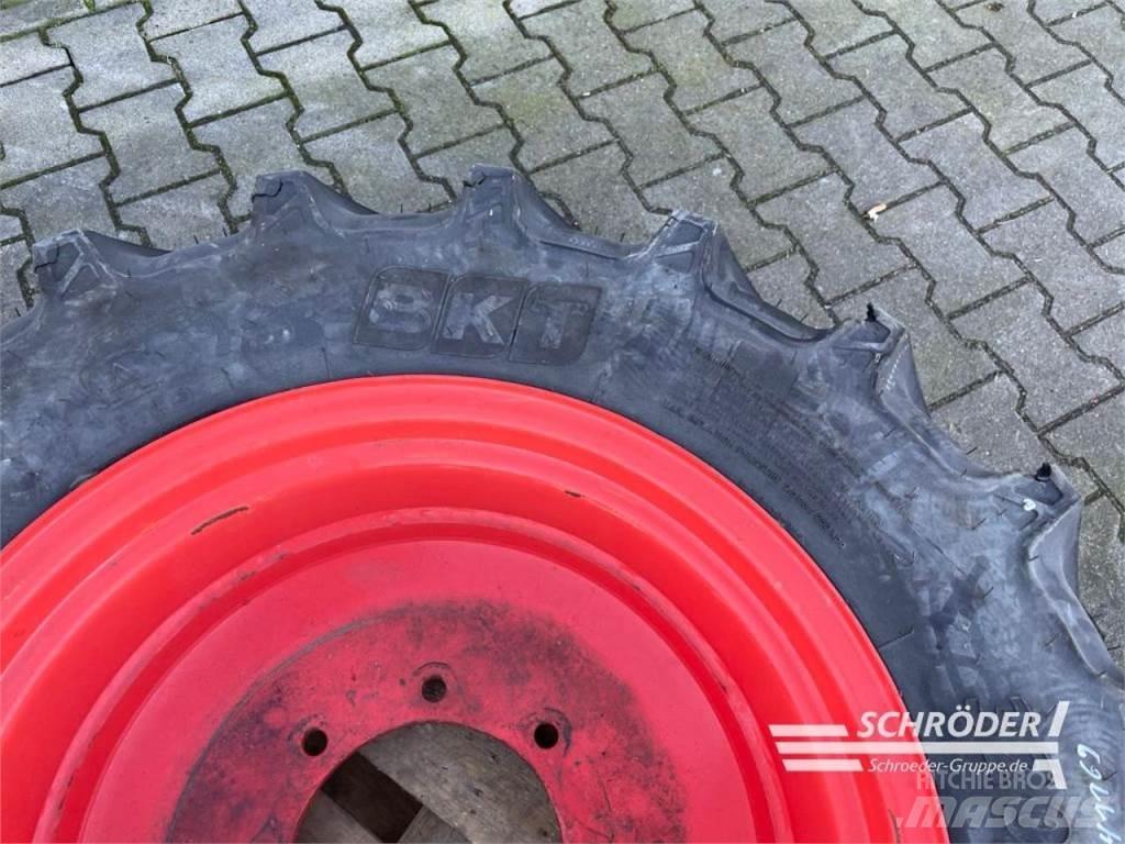 BKT 1X 320/70 R24 Renkaat ja vanteet