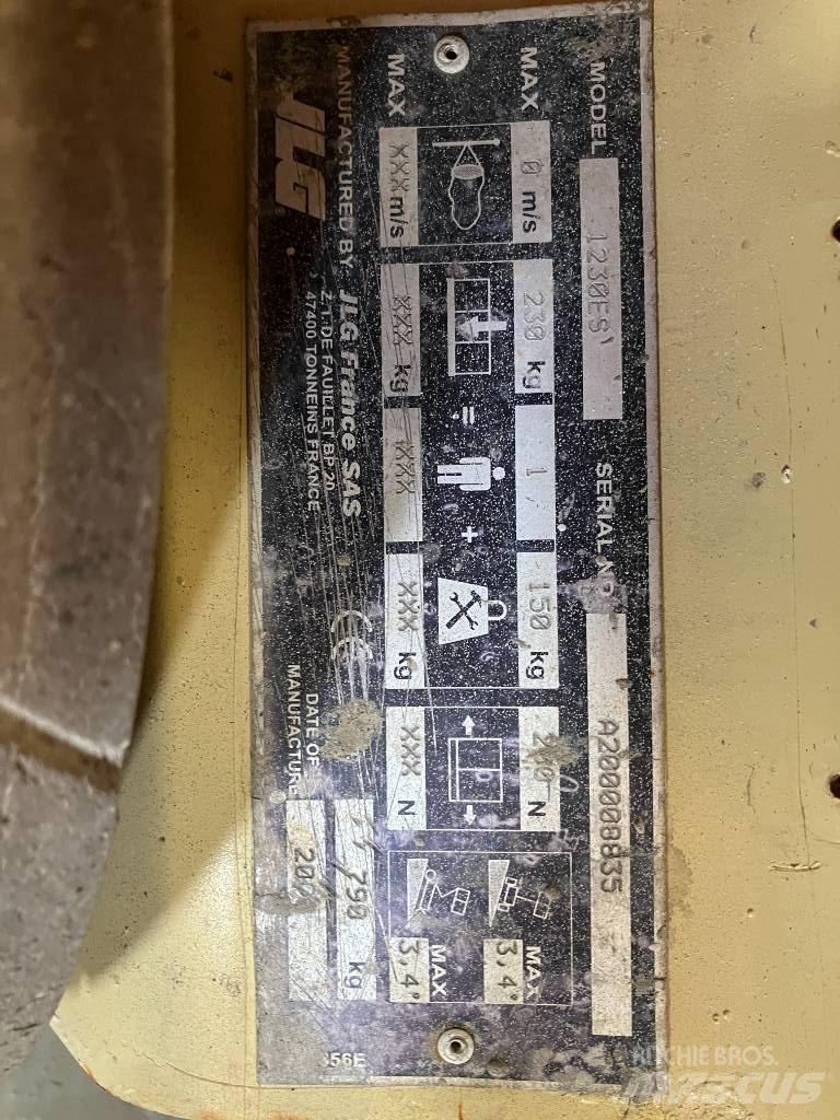 JLG 1230 ES Henkilönostimet ja nostolaitteet