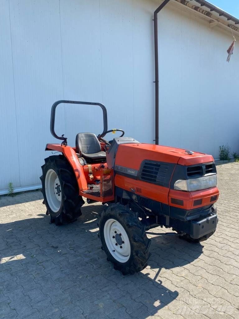 Kubota GL260 Taajamatraktorit