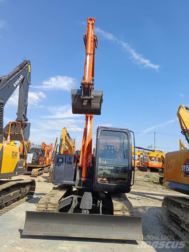 Hitachi ZX 75 Midikaivukoneet 7t - 12t