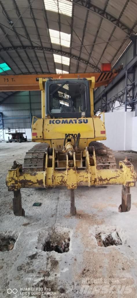 Komatsu DX 65 Telaketjupuskutraktorit