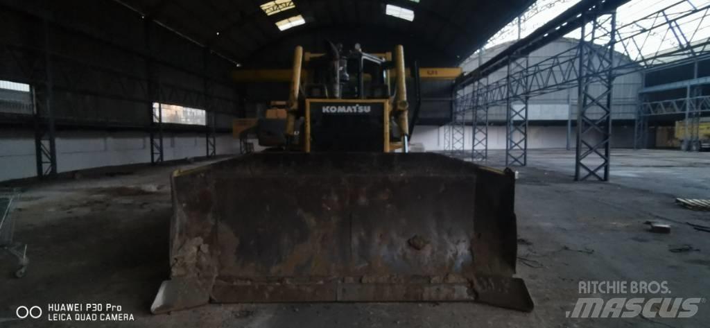 Komatsu DX 65 Telaketjupuskutraktorit