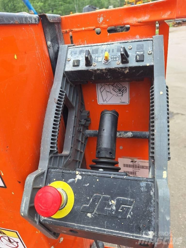 JLG 1230 ES Saksilavat