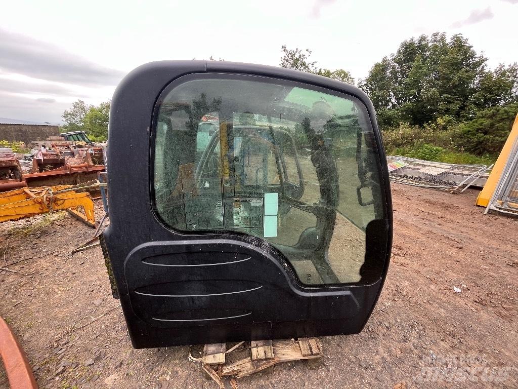 JCB JS220 Cabin / Cab Telakaivukoneet