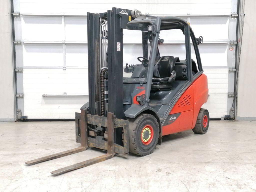 Linde H30T-02 Nestekaasutrukit
