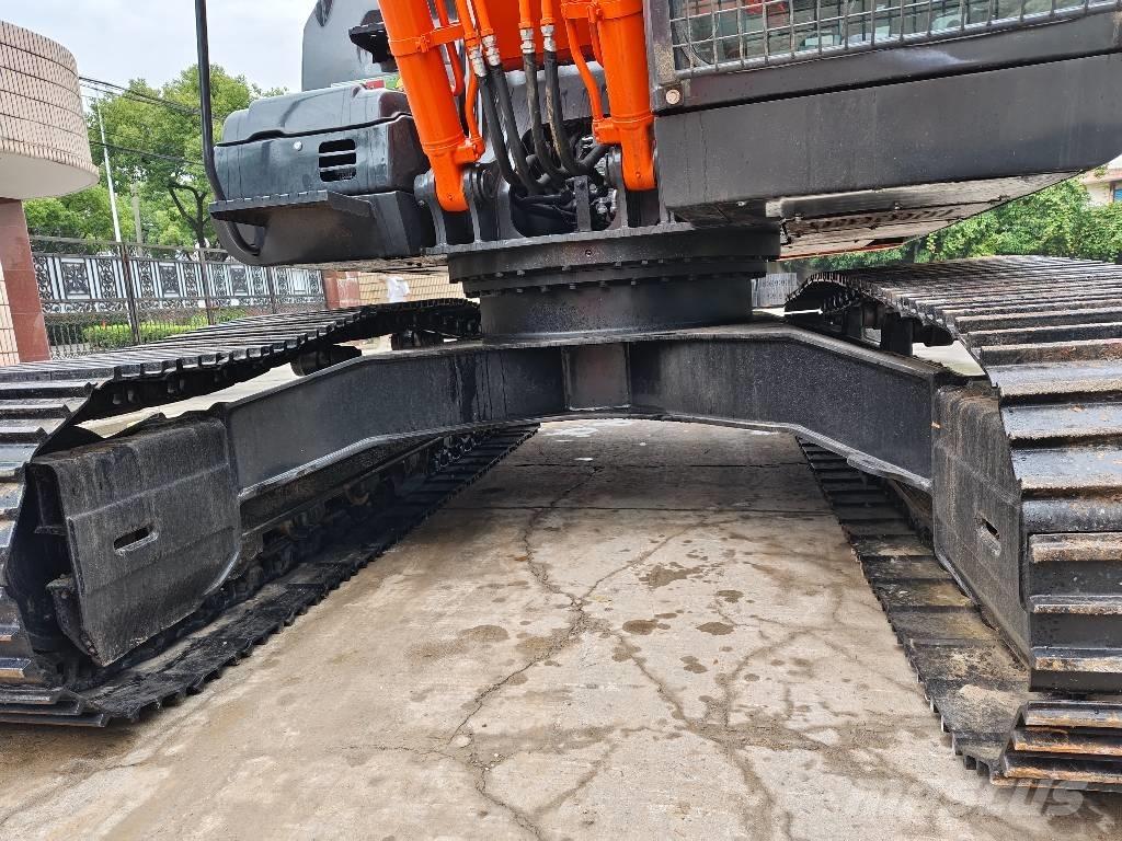 Hitachi ZX 200 Telakaivukoneet