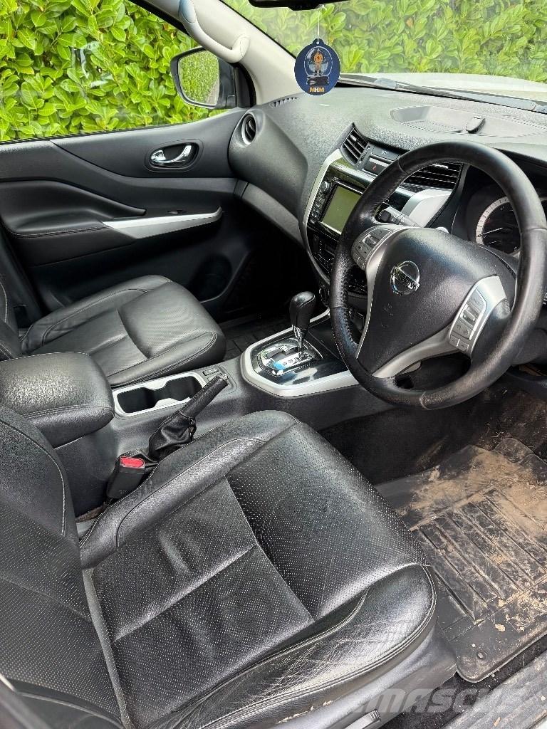 Nissan Navara Lava-autot