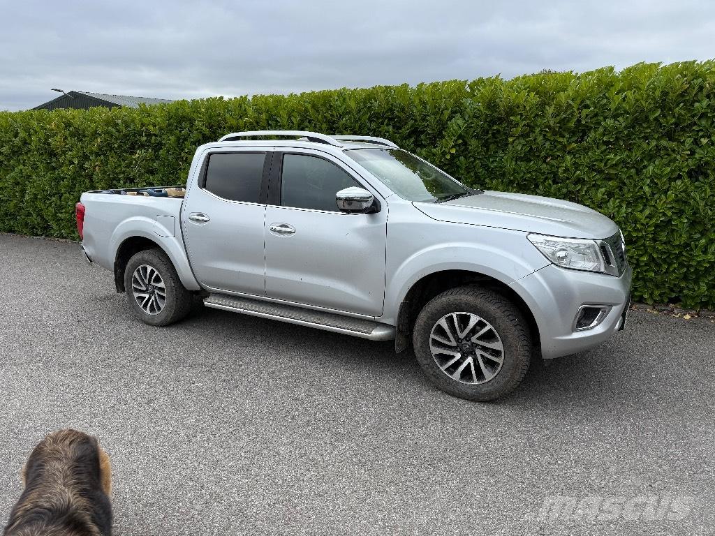Nissan Navara Lava-autot