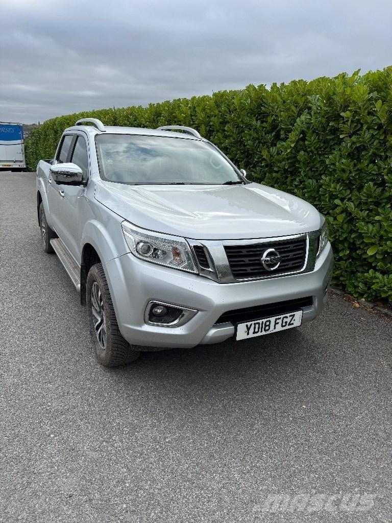 Nissan Navara Lava-autot