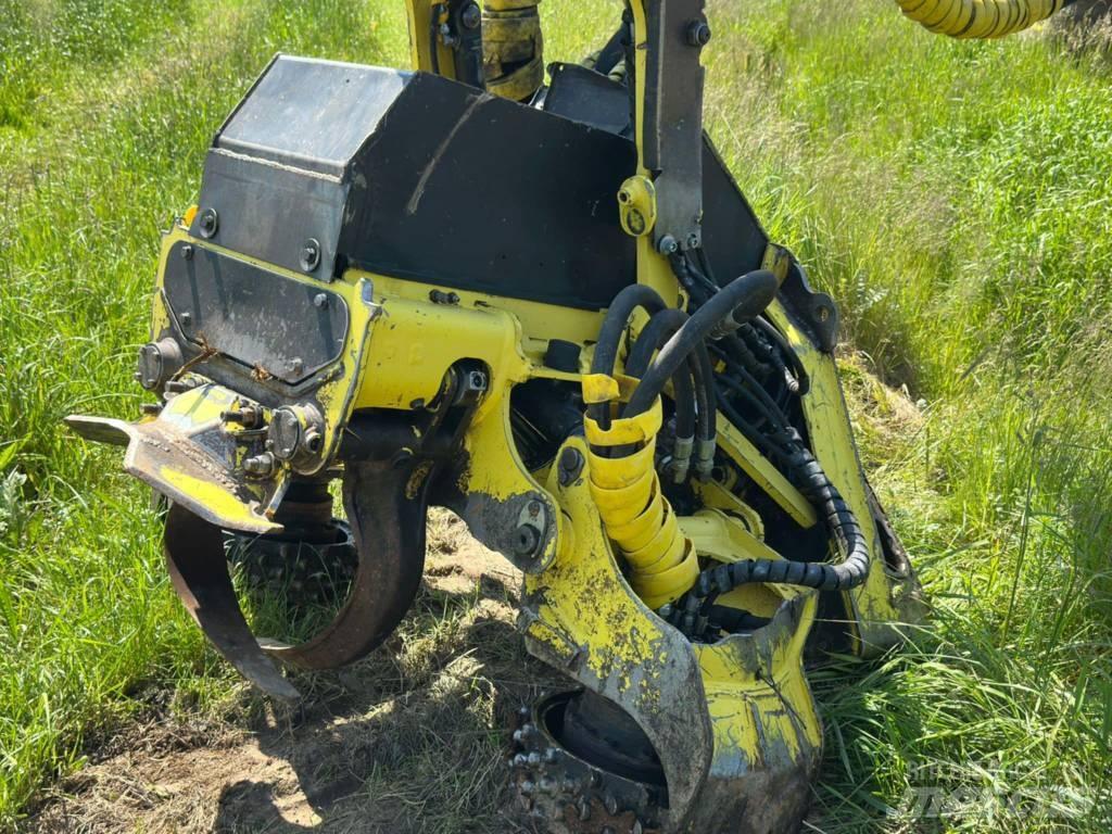 John Deere 1470 E Harvesterit