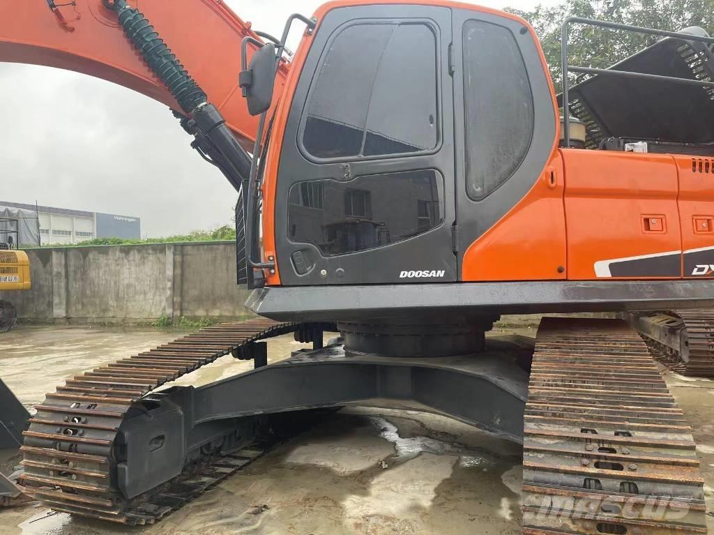 Doosan DX 300 LC Telakaivukoneet