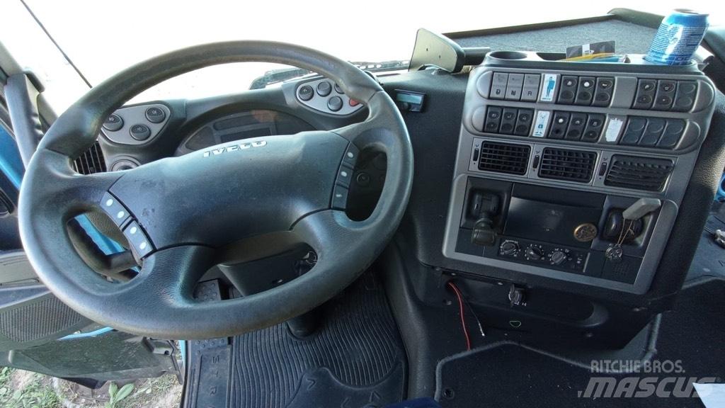 Iveco AS 440 S45 TP Vetopöytäautot