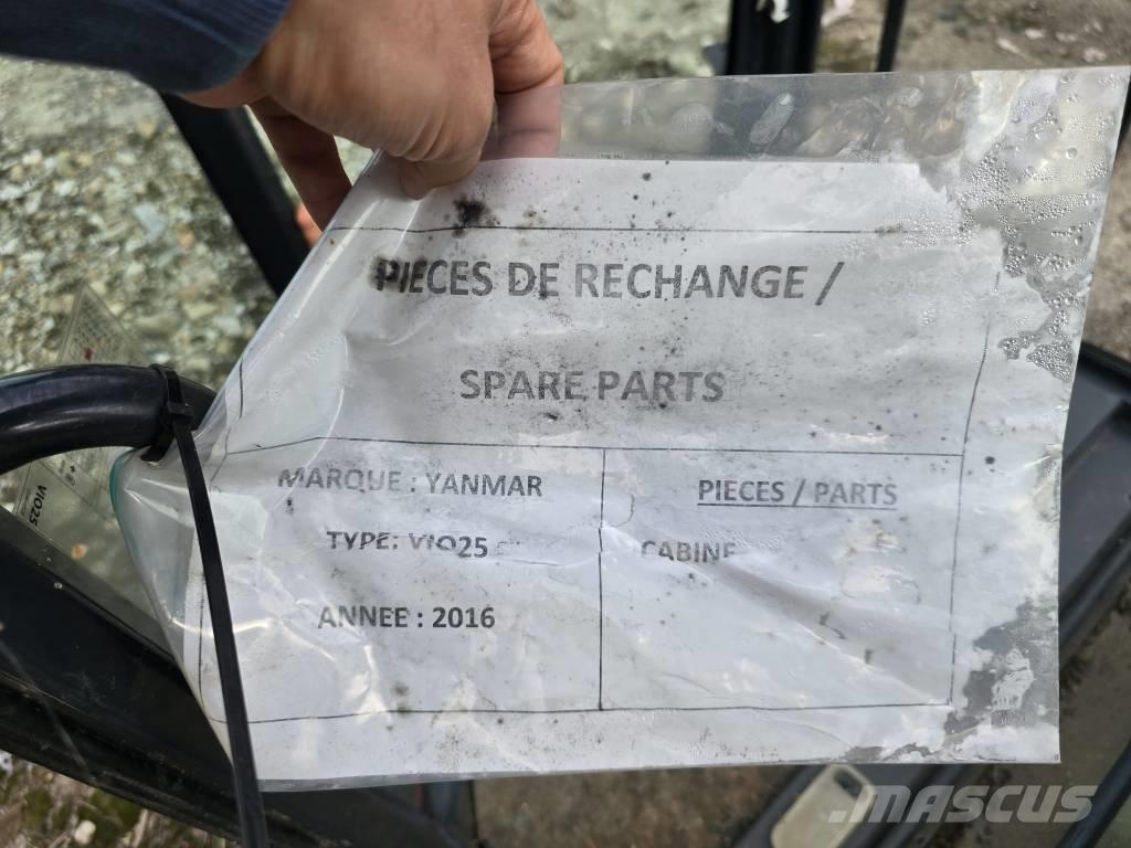 Yanmar Vio 25 Cabine Ohjaamo ja sisusta