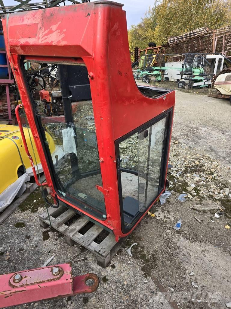 Yanmar Vio 25 Cabine Ohjaamo ja sisusta