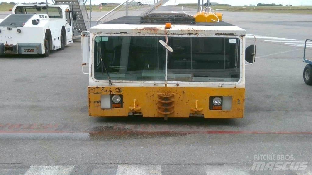  Douglas DC 11 Muut materiaalinkäsittelykoneet