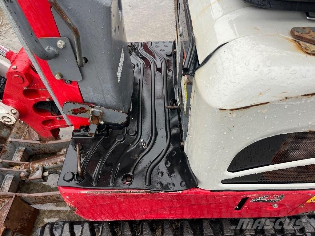 Takeuchi TB 210 R Minikaivukoneet < 7t
