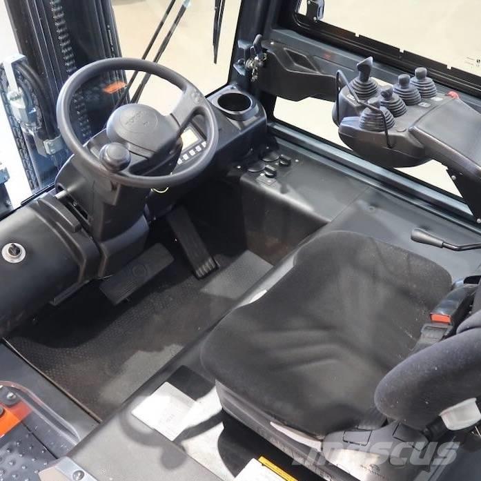 Toyota 8FBMT30 Sähkötrukit