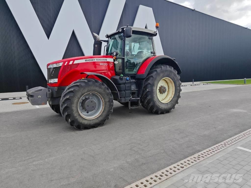 Massey Ferguson 8690 Traktorit