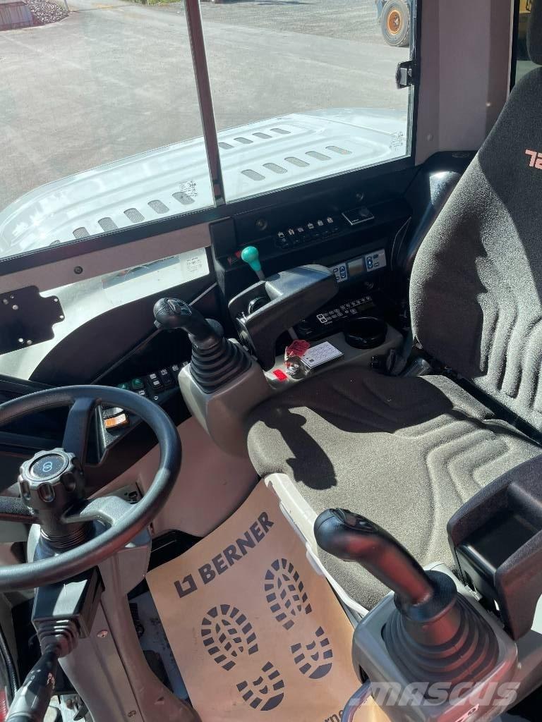 Takeuchi TB 295 W Pyöräkaivukoneet