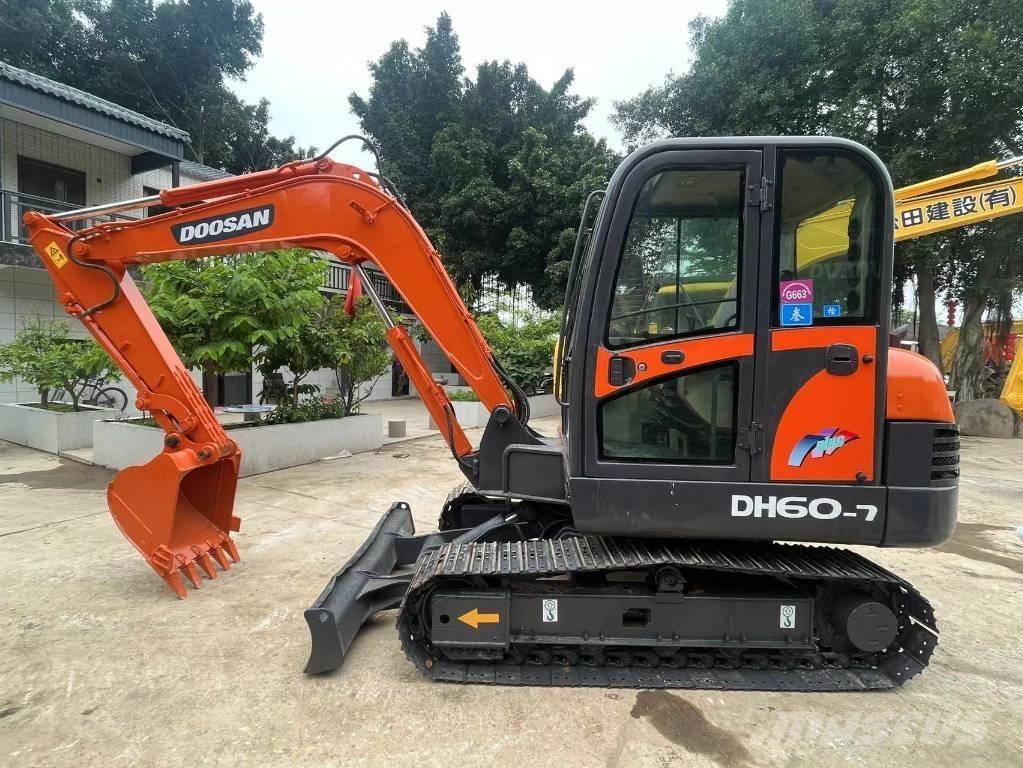 Doosan DH 60-7 Minikaivukoneet < 7t