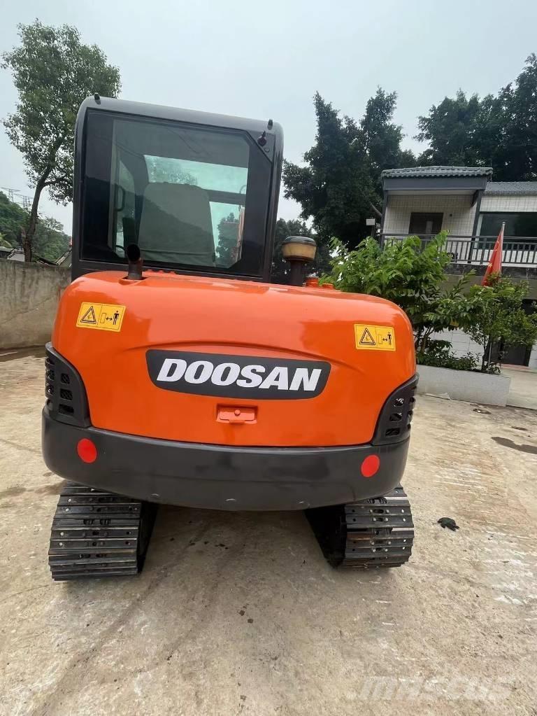 Doosan DH 60-7 Minikaivukoneet < 7t