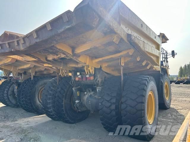 Komatsu 605-7 Maansiirtoautot