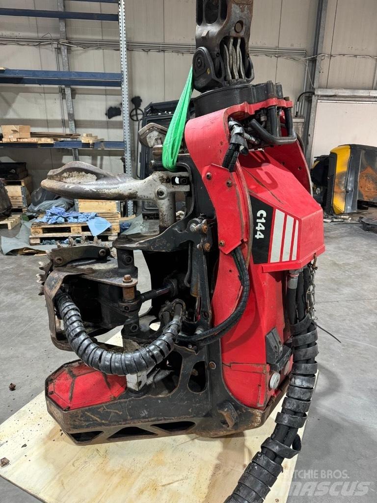 Komatsu C 144 Karsintakoneet