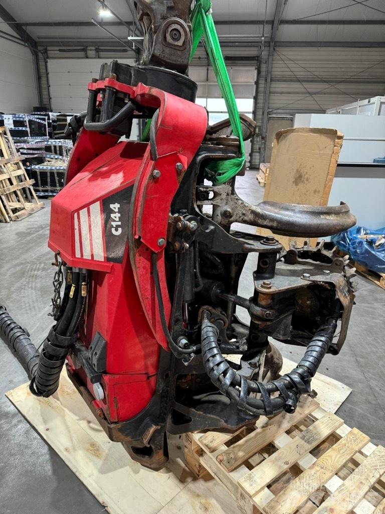 Komatsu C 144 Karsintakoneet