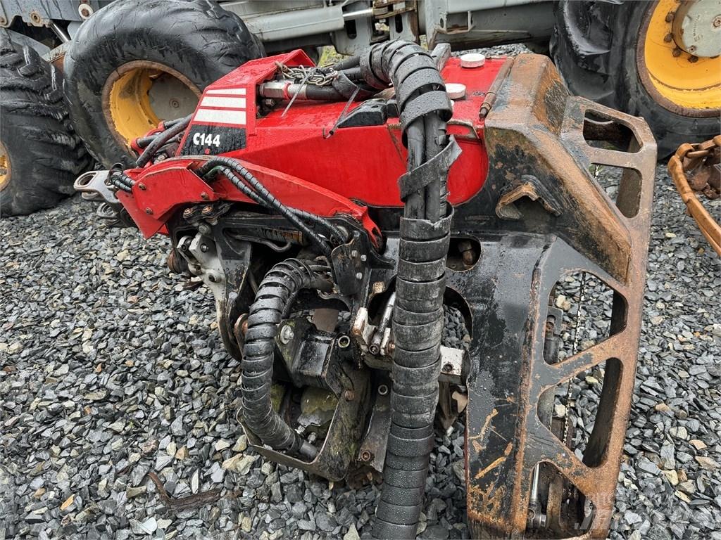 Komatsu C 144 Karsintakoneet