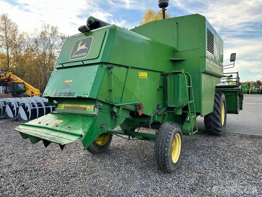 John Deere 1042 Leikkuupuimurit