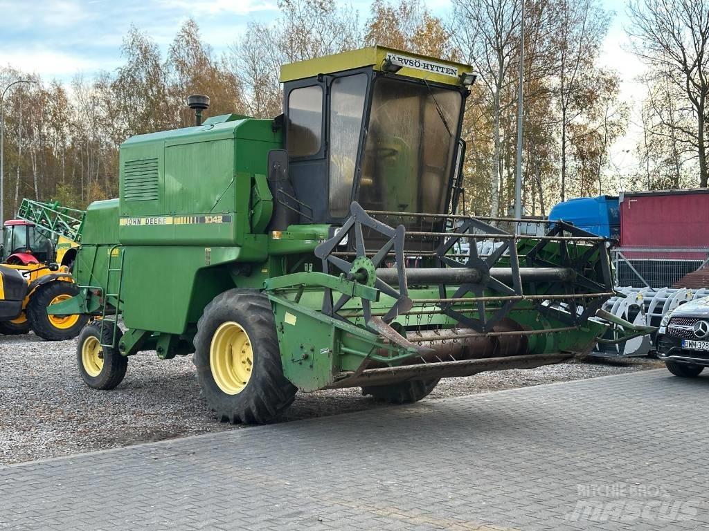 John Deere 1042 Leikkuupuimurit