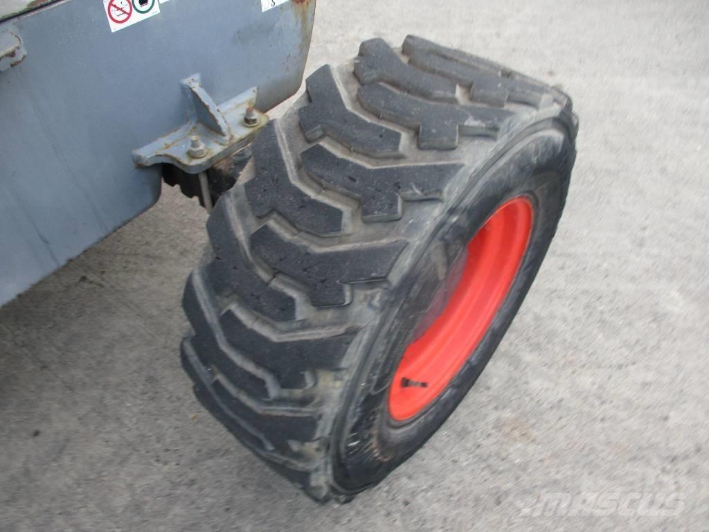 SkyJack SJ 51AJ (395) Pienikokoiset itseliikkuvat puominostimet