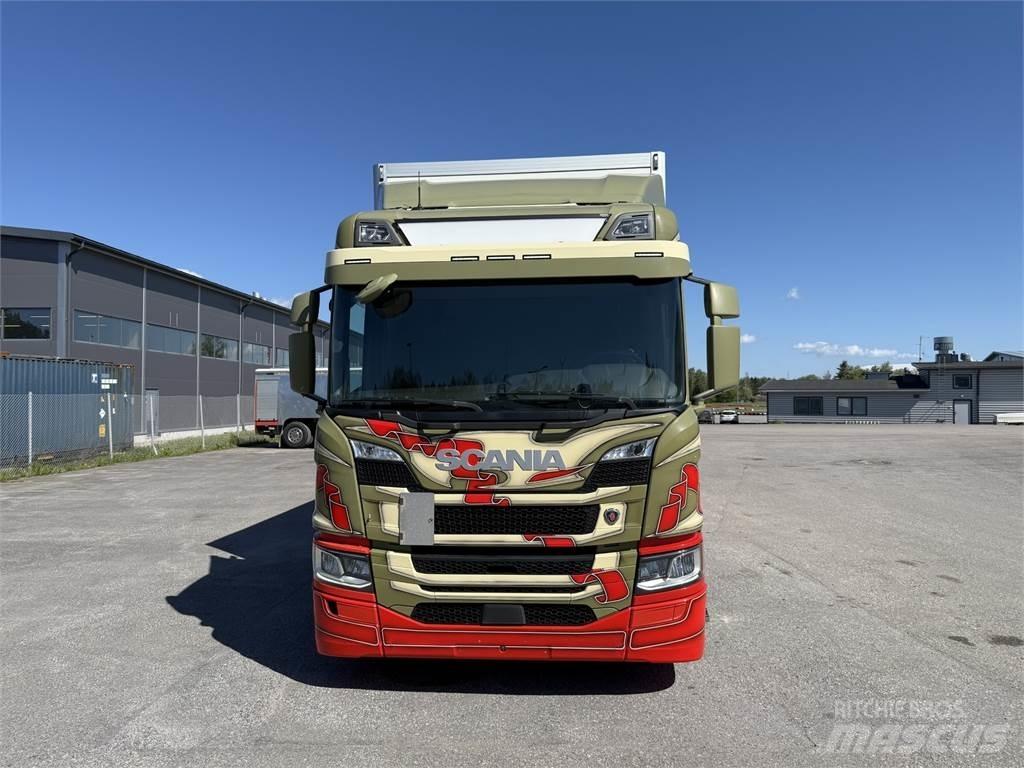 Scania P320 4X2 Umpikorikuorma-autot