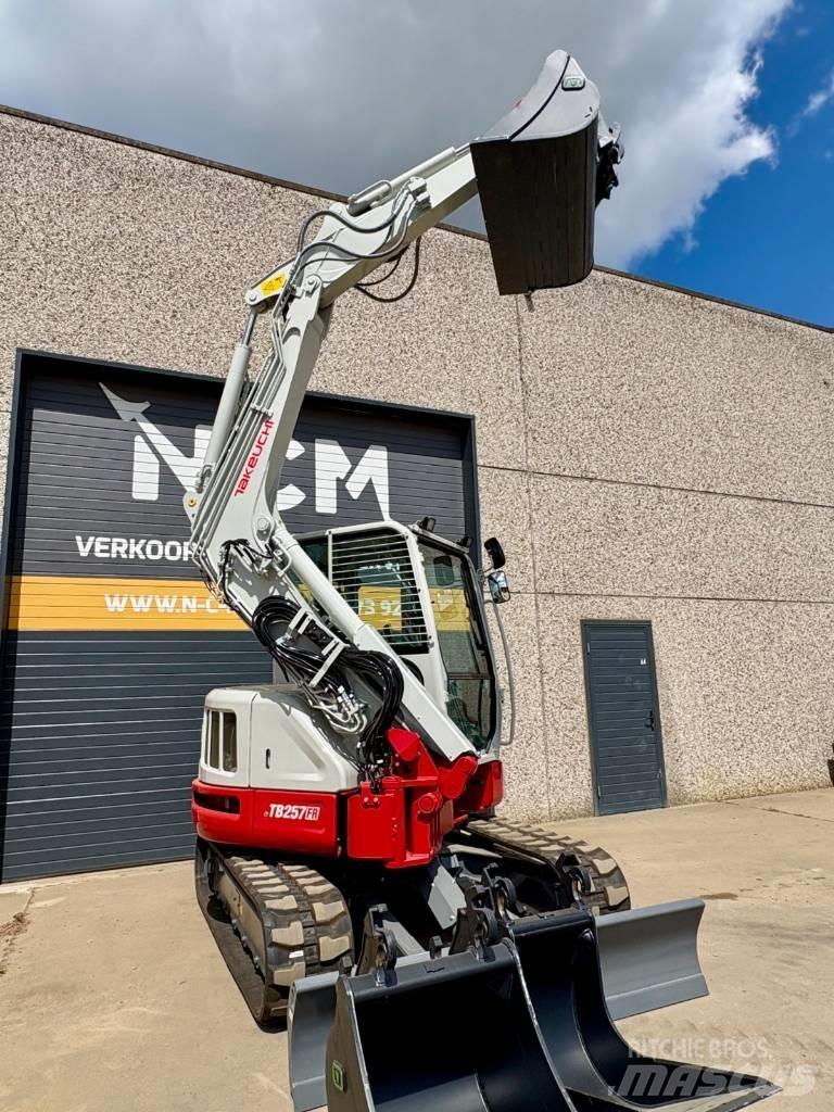 Takeuchi TB 257 FR Minikaivukoneet < 7t