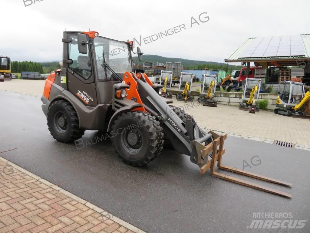 Hitachi ZW 95 Pyöräkuormaajat