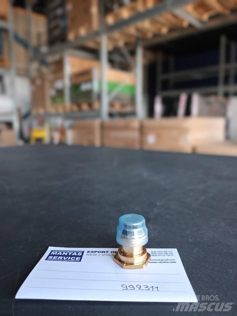 Volvo PLUG 992311 Moottorit
