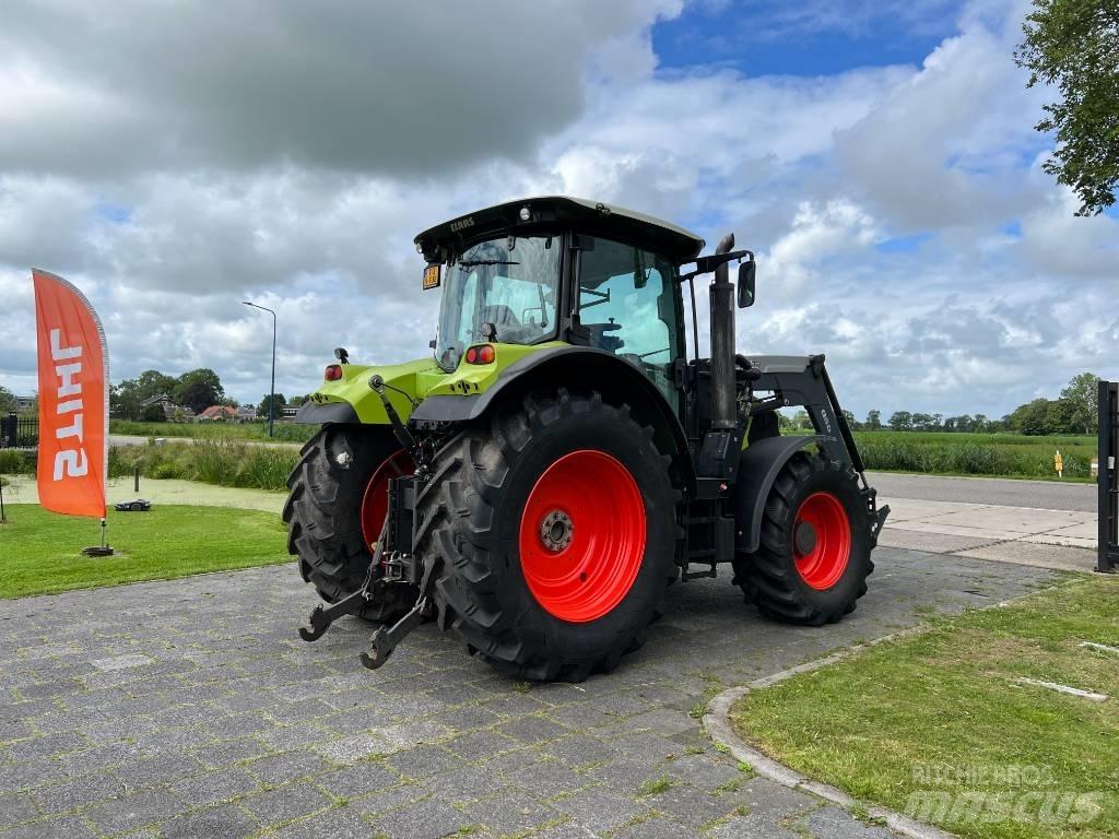 CLAAS Arion 530 CIS Traktorit