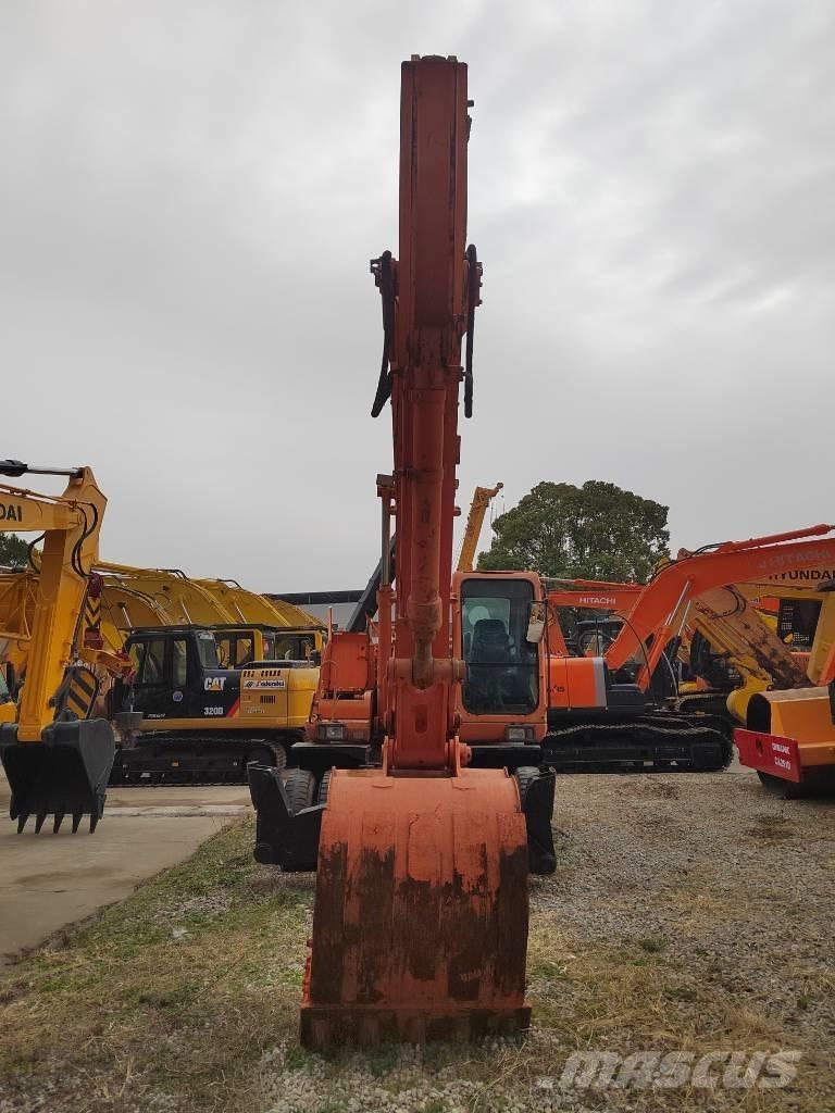 Doosan DH 210 W-7 Pyöräkaivukoneet