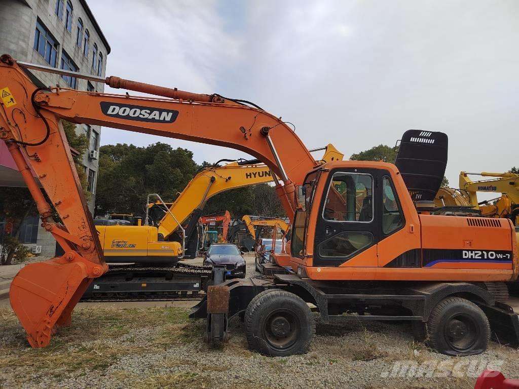 Doosan DH 210 W-7 Pyöräkaivukoneet