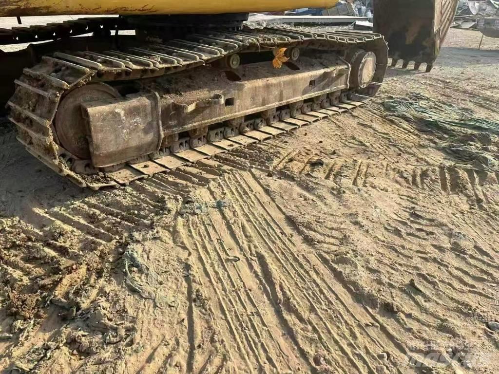 CAT 320 D2 Telakaivukoneet
