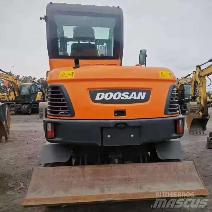 Doosan DX60W Pyöräkaivukoneet