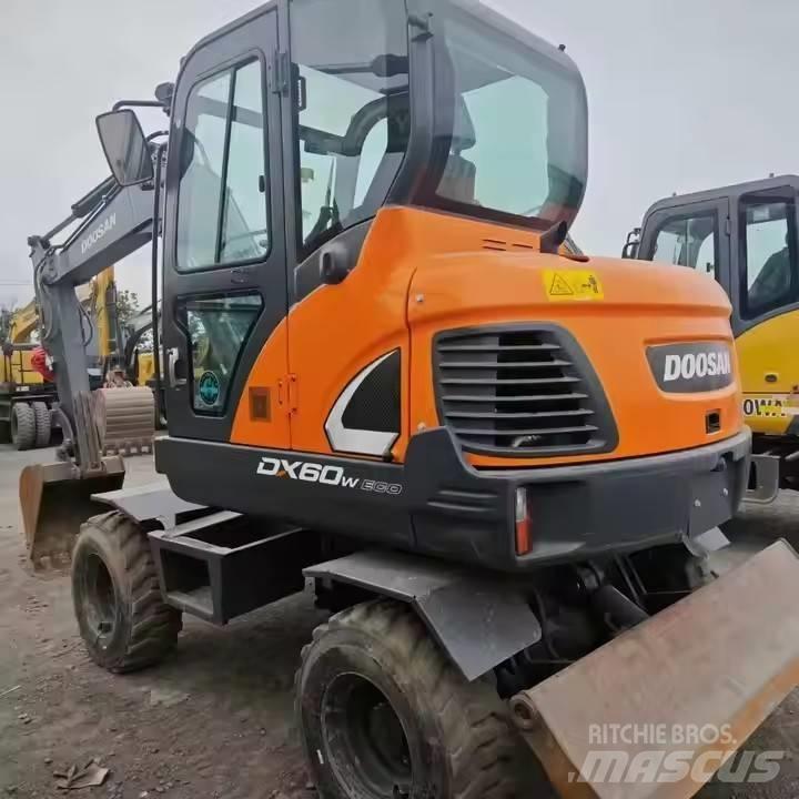 Doosan DX60W Pyöräkaivukoneet