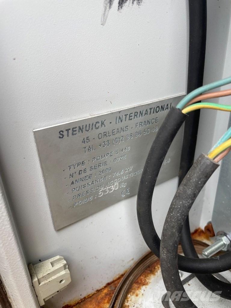 Stenuick S440 Kuorma-auto porauskalustolla