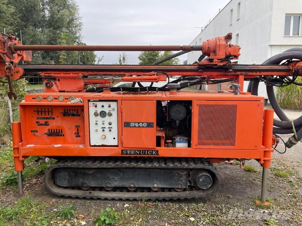 Stenuick S440 Kuorma-auto porauskalustolla