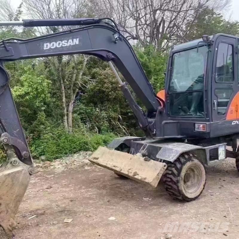 Doosan DX60W Pyöräkaivukoneet
