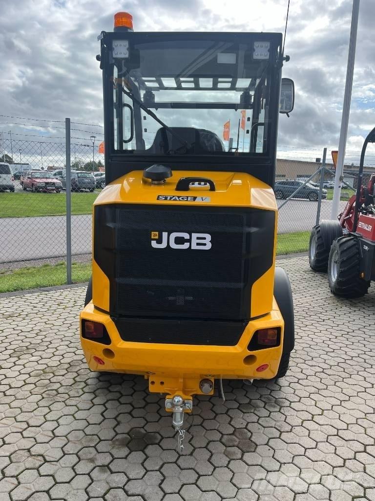 JCB 403 Agri Plus Liukuohjatut kuormaajat
